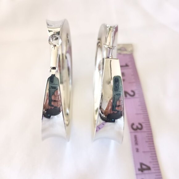 New Silver Hoop Earrings Oversized Lightweight Silvertone Hoops in Box Gift - Picture 6 of 7